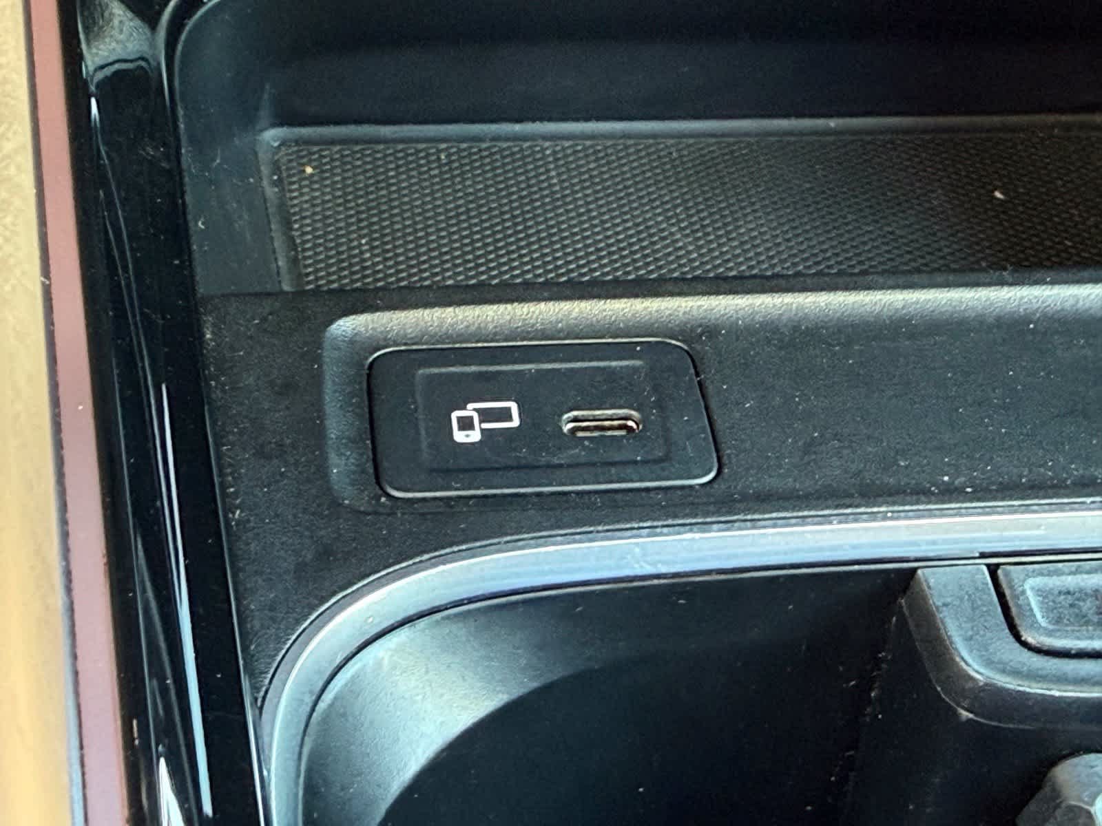 Used 2023 Mercedes-Benz GLB 250 image 35