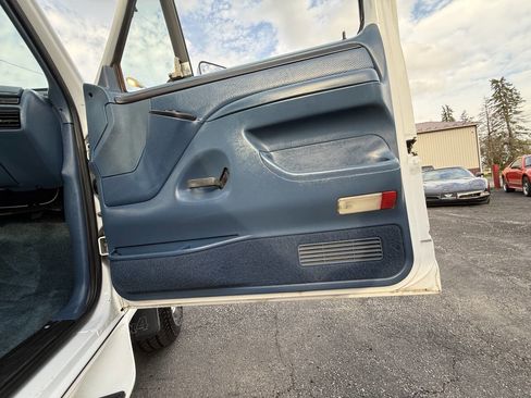 Used 1997 Ford F250 4x4 Regular Cab Heavy Duty image 38