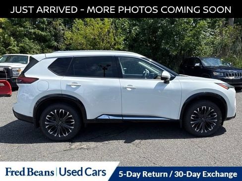 Certified 2024 Nissan Rogue Platinum w/ Platinum Premium Package AWD/4WD image 11