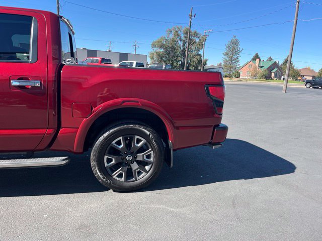 Used 2021 Nissan Titan 4x4 Crew Cab image 6