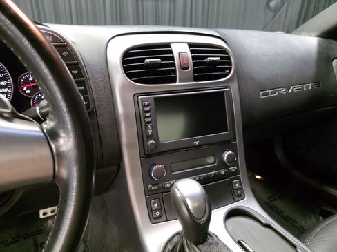 Used 2006 Chevrolet Corvette Coupe w/ Preferred Equipment Group RWD image 24