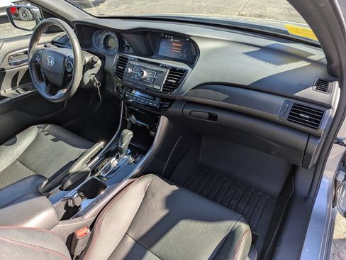 Used 2017 Honda Accord Sport Special Edition image 32