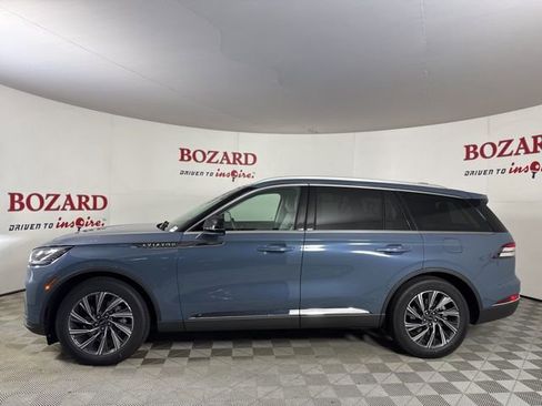 New 2025 Lincoln Aviator 2WD image 4