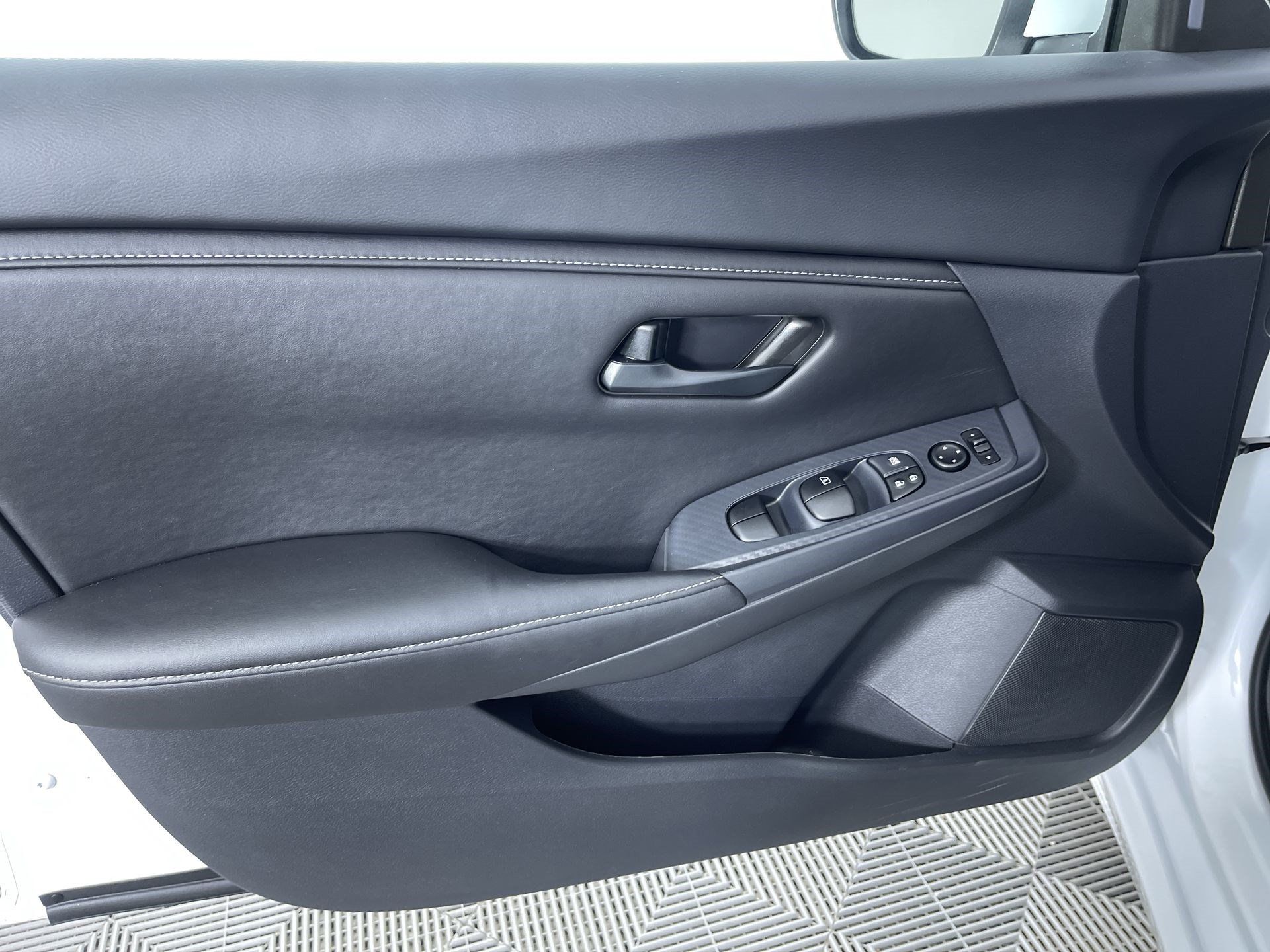 Certified 2025 Nissan Sentra S FWD image 14