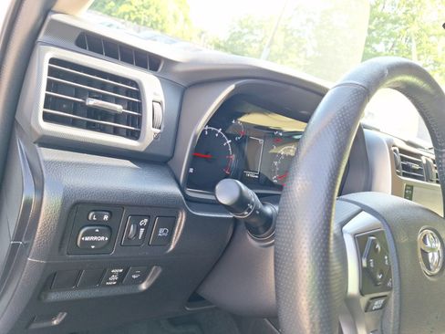Used 2023 Toyota 4Runner SR5 Premium w/ Moonroof Package RWD image 17