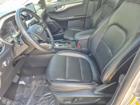 Used 2022 Ford Escape SEL FWD image 9