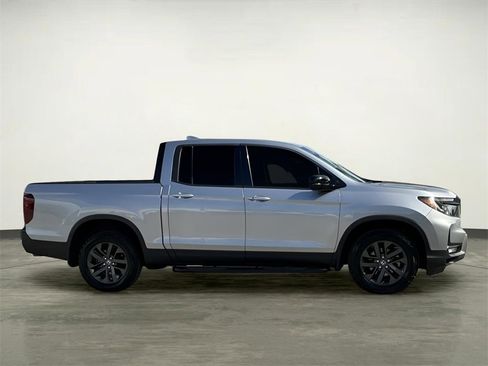 Used 2021 Honda Ridgeline Sport image 10