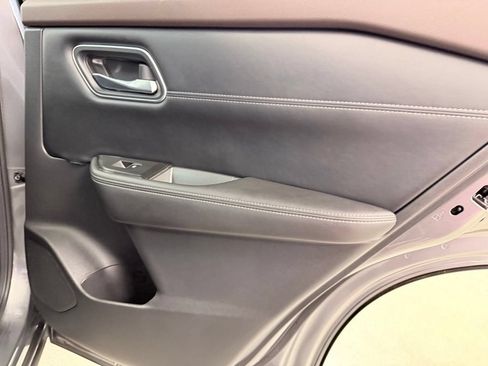 Used 2021 Nissan Rogue SL AWD/4WD image 32