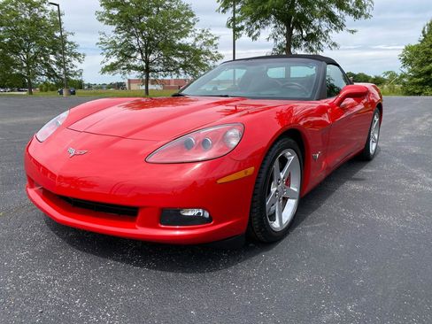 Used 2005 Chevrolet Corvette Convertible w/ Preferred Equipment Group RWD image 2