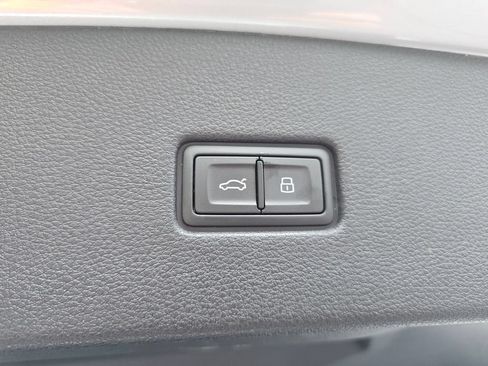 Certified 2023 Audi SQ8 Premium Plus w/ Carbon Optic Package AWD/4WD image 11