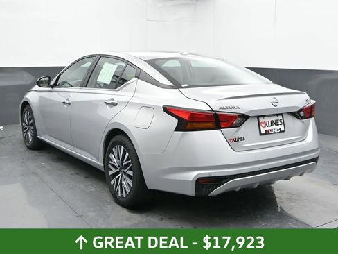 Used 2024 Nissan Altima 2.5 SV FWD image 10