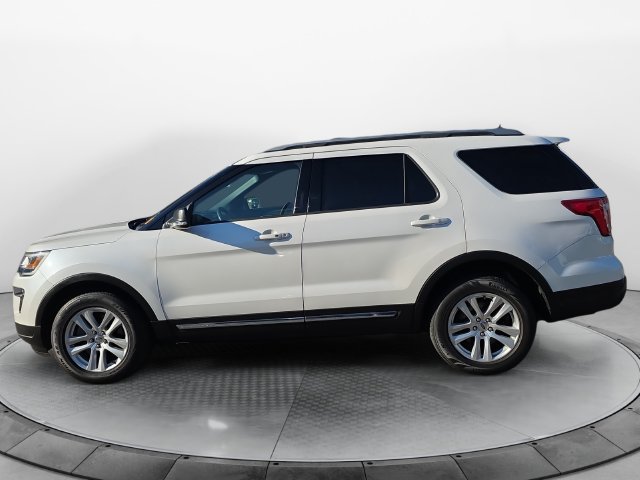 Used 2019 Ford Explorer XLT w/ Equipment Group 202A AWD/4WD image 2