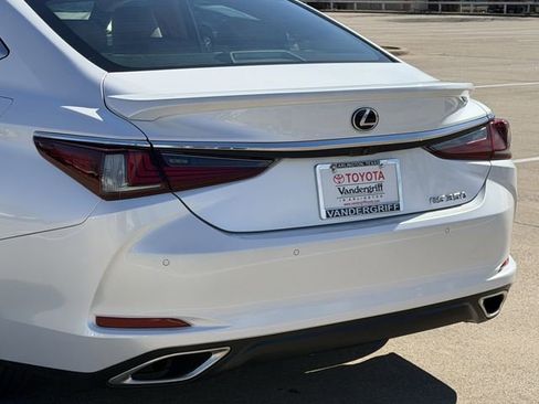 Used 2022 Lexus ES 350 Ultra Luxury w/ Accessory Package 2 image 6