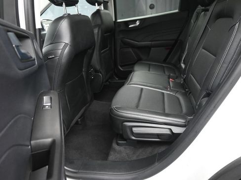 Used 2022 Ford Escape SEL w/ Technology Package FWD image 12