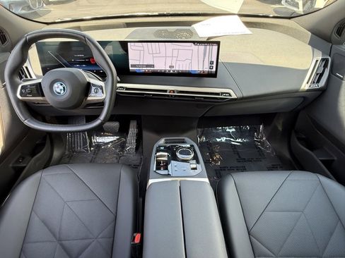 Used 2025 BMW iX xDrive50 w/ Premium Package image 29