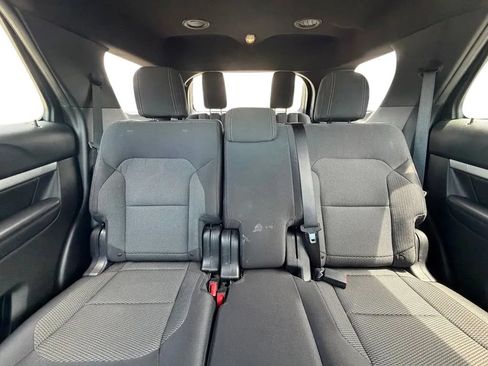 Used 2017 Ford Explorer XLT AWD/4WD image 27