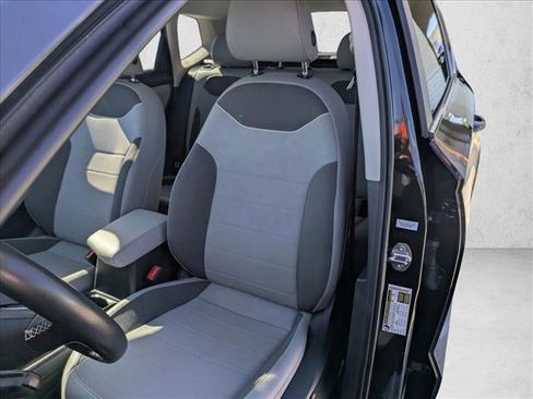 Certified 2024 Volkswagen Taos SE FWD image 15