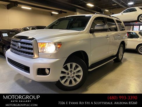 Used 2014 Toyota Sequoia Platinum AWD/4WD image 1