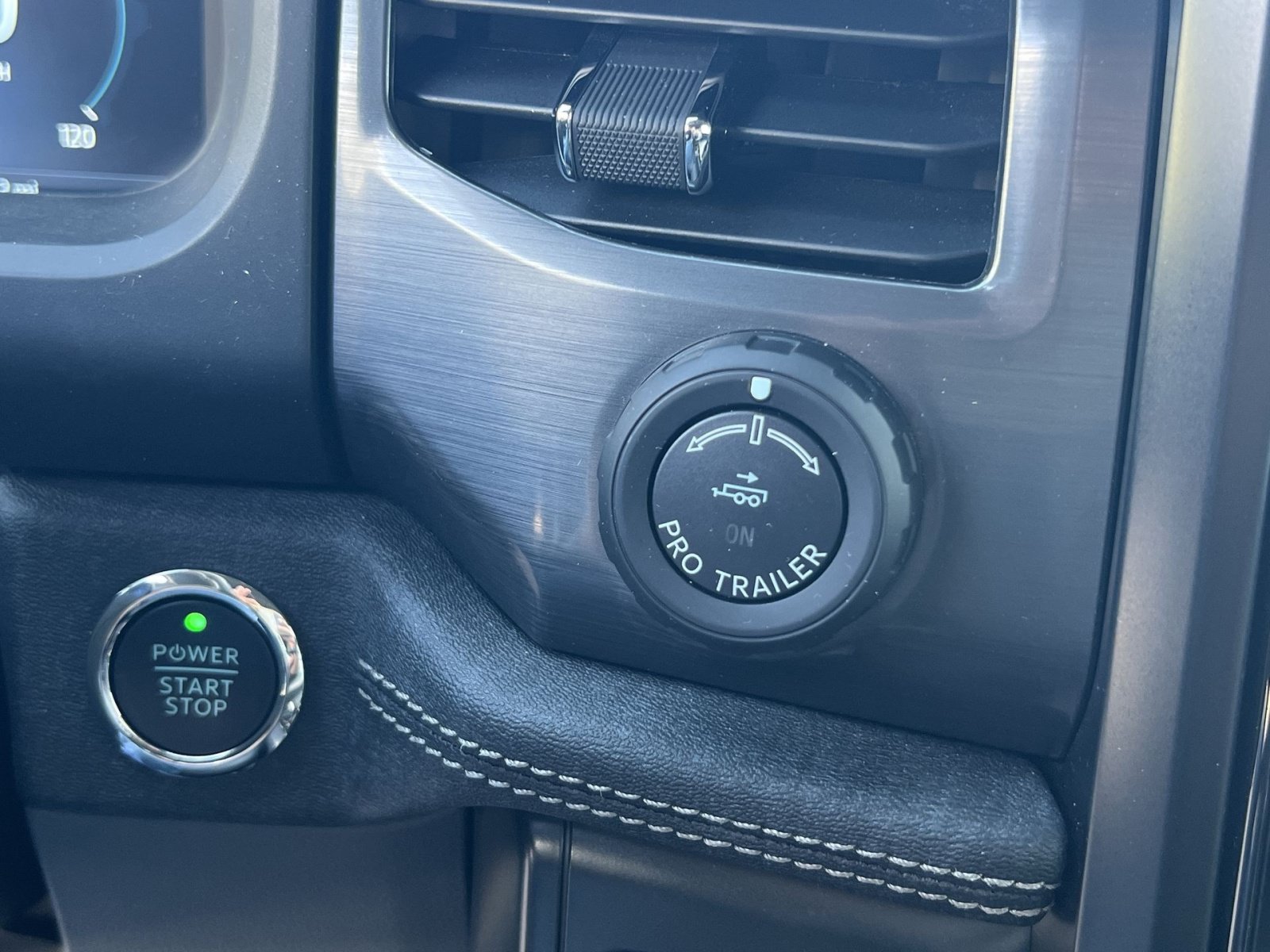 Used 2025 Ford F150 Lightning Flash AWD/4WD image 33