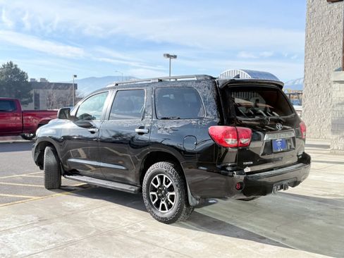 Used 2010 Toyota Sequoia Platinum image 4