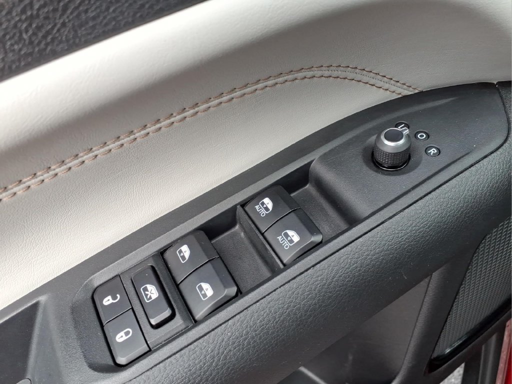 Used 2024 Jeep Compass Limited AWD/4WD image 17