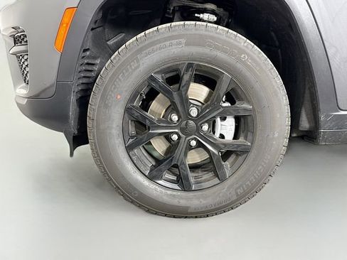 New 2025 Jeep Grand Cherokee Laredo image 29