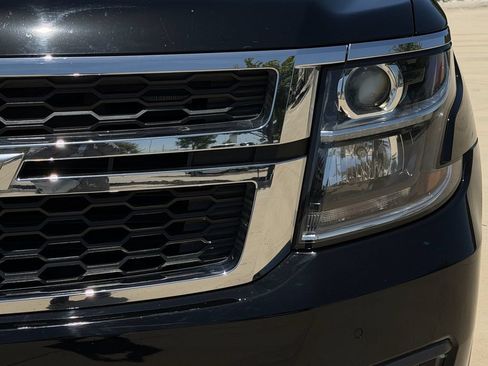 Used 2019 Chevrolet Tahoe LT w/ Luxury Package RWD image 8
