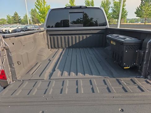 Used 2021 Nissan Titan SV w/ SV Convenience Package AWD/4WD image 18