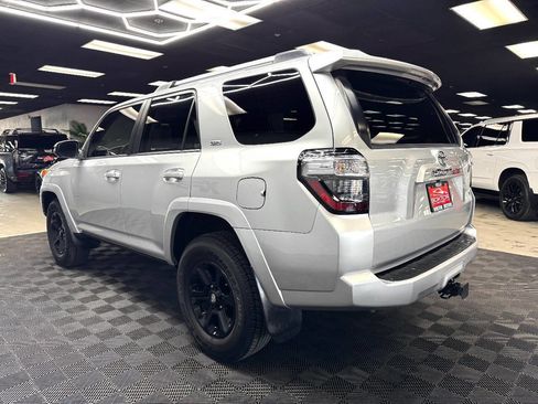 Used 2020 Toyota 4Runner SR5 Premium image 9