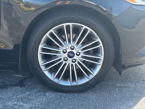 Used 2016 Ford Fusion SE w/ Equipment Group 202A image 12