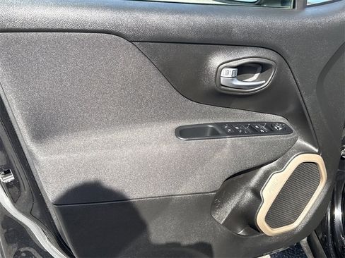 Used 2017 Jeep Renegade Sport w/ Power & Air Group image 10