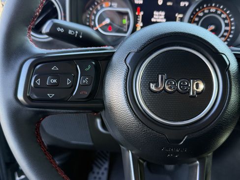 Used 2024 Jeep Wrangler Unlimited Rubicon image 22