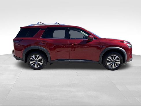 Used 2022 Nissan Pathfinder SL image 9