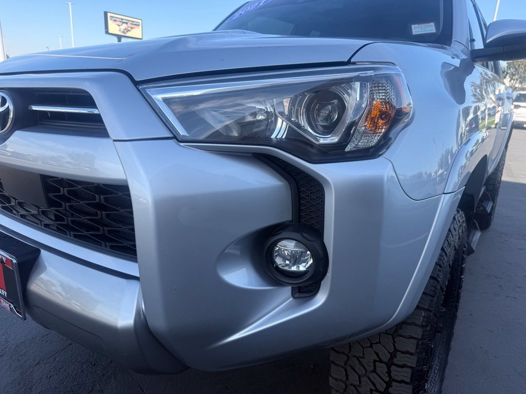 Used 2021 Toyota 4Runner TRD Off-Road Premium w/ Moonroof Package AWD/4WD image 11