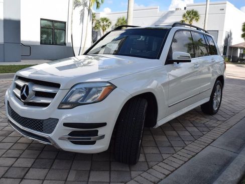 Used 2013 Mercedes-Benz GLK 250 BlueTEC 4MATIC image 2