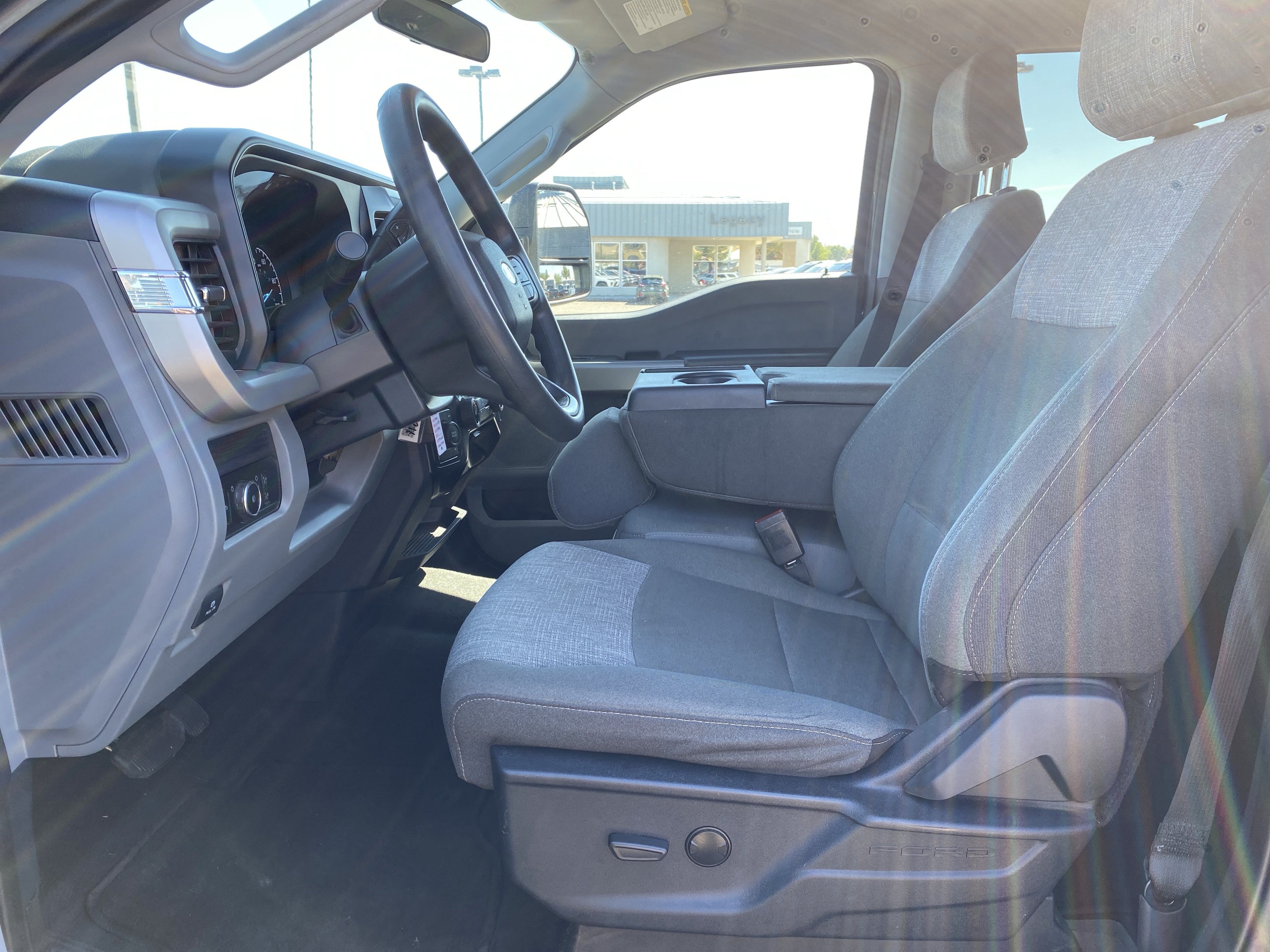 Used 2025 Ford F250 XLT AWD/4WD image 12
