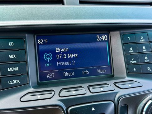 Used 2015 Ford Explorer XLT AWD/4WD image 30