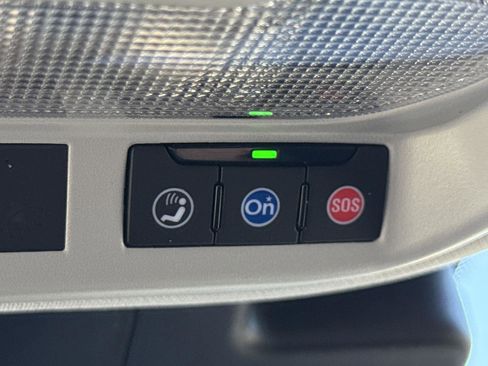 Used 2024 Chevrolet Trax LT w/ Driver Confidence Package image 17