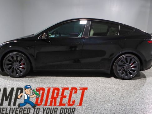 Used 2025 Tesla Model Y Performance image 10