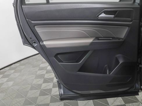 Used 2022 Volkswagen Atlas Cross Sport SE image 36