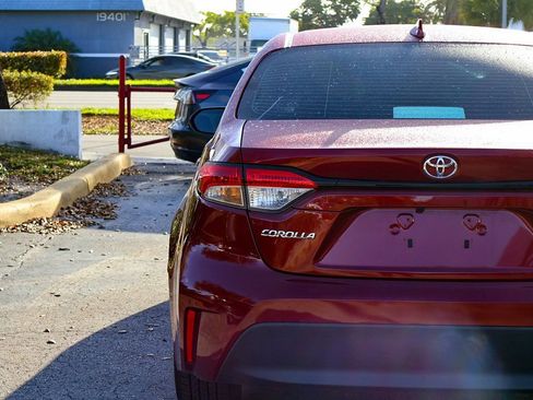 Used 2023 Toyota Corolla LE image 12