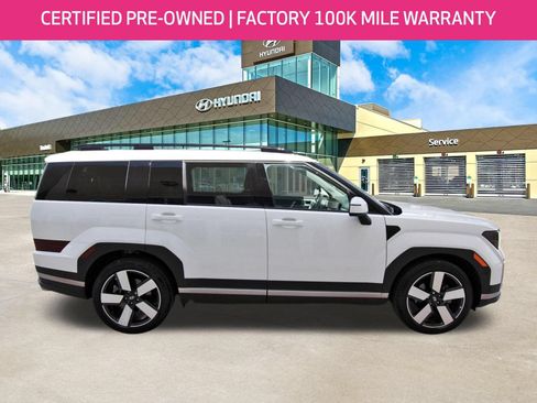 Used 2025 Hyundai Santa Fe Limited FWD image 4