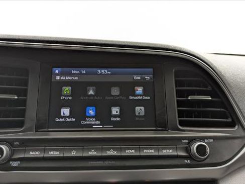 Used 2020 Hyundai Elantra SEL image 28