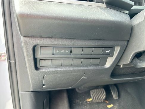 Used 2024 Mitsubishi Outlander SE FWD image 14