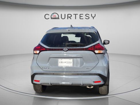 Certified 2022 Nissan Kicks SV FWD image 6