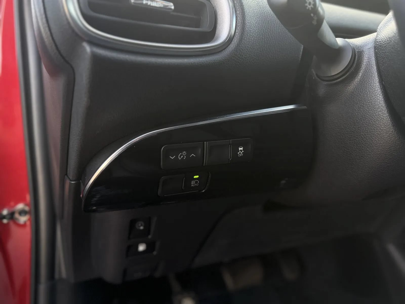 Used 2020 Toyota Prius Prime XLE FWD image 25