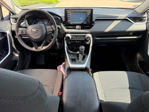 Used 2021 Toyota RAV4 LE AWD/4WD image 13