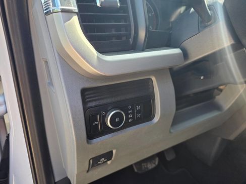 Used 2023 Ford F350 XLT AWD/4WD image 31