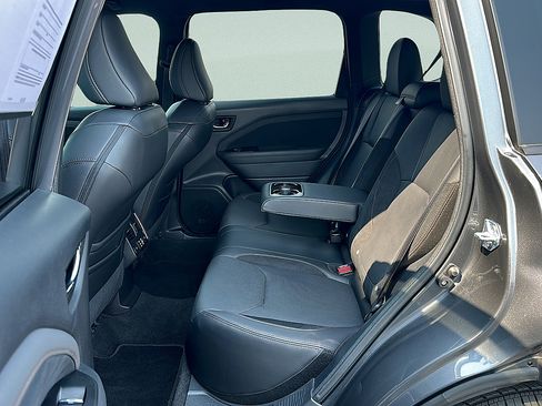 Certified 2026 Subaru Forester Touring AWD/4WD image 27