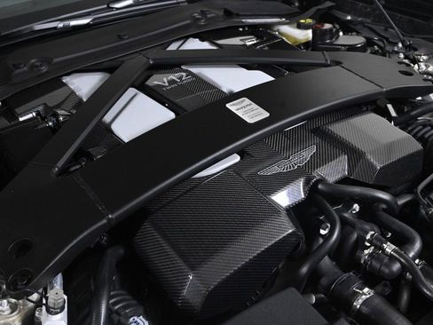 Used 2025 Aston Martin Vanquish image 29